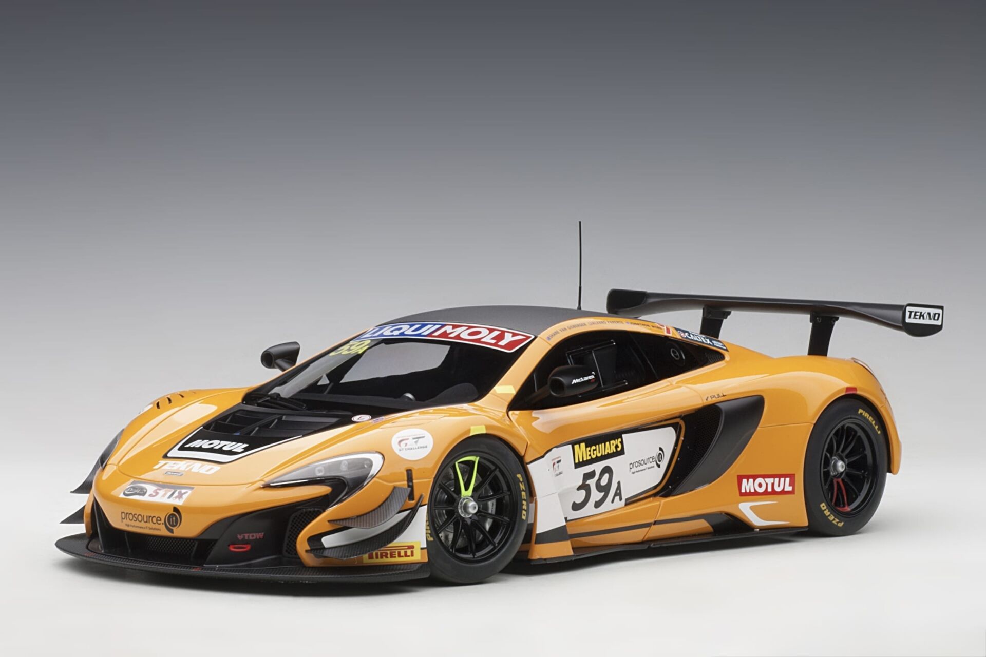 1:18 McLaren 650S GT3 Bathurst Winner 2016 81643 - Autoart