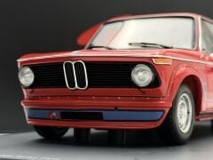 1:18 BMW 2002 Turbo 1973 Red with Showcase - Spark