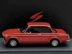 1:18 BMW 2002 Turbo 1973 Red with Showcase - Spark