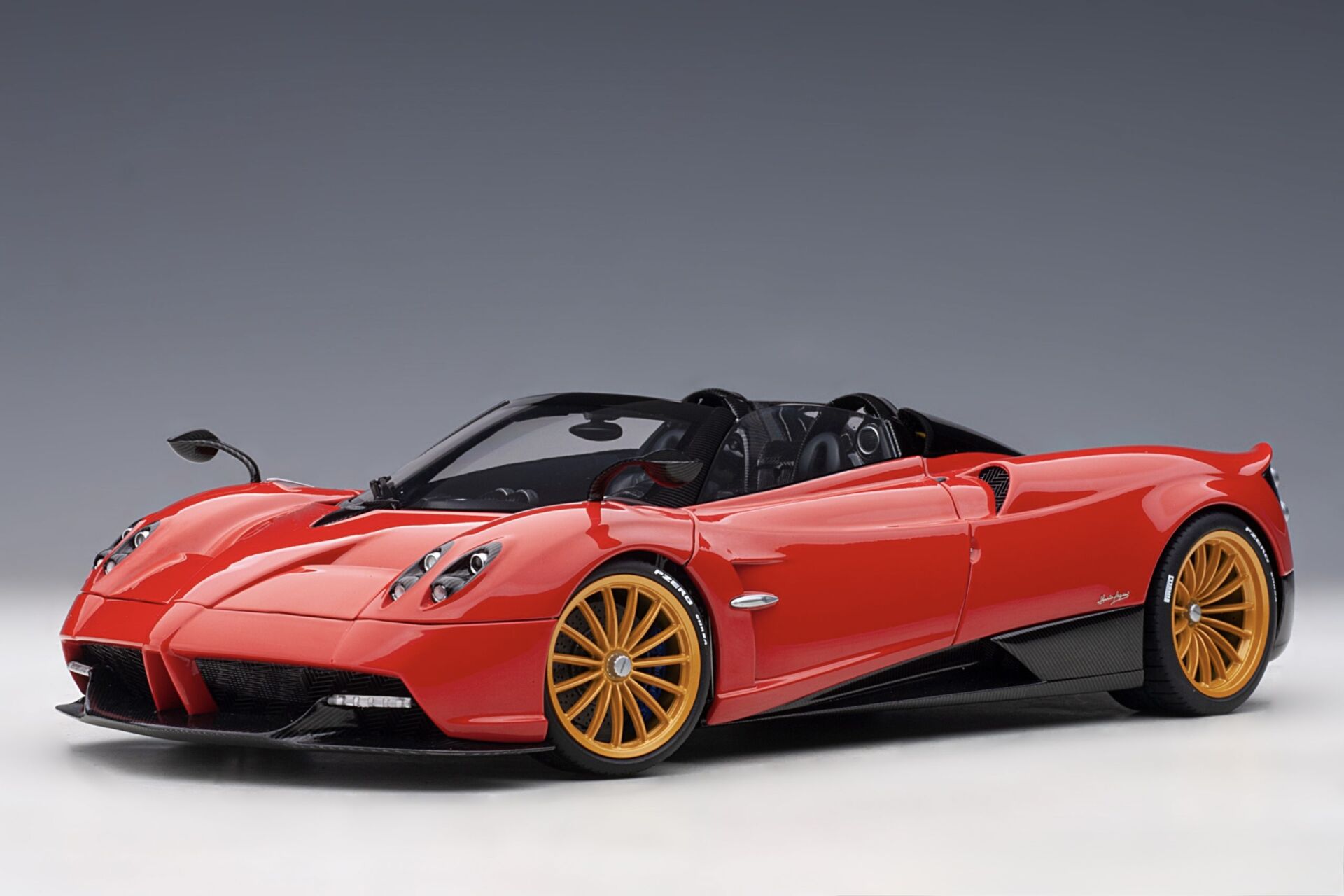 1:18 Pagani Huayra Roadster Rosso Monza Red 2017 -Autoart