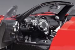 1:18 Pagani Huayra Roadster Rosso Monza Red 2017 -Autoart
