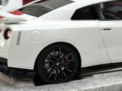 1:18 Nissan Skyline GT-R R35 50th Anniversary - Motorhelix