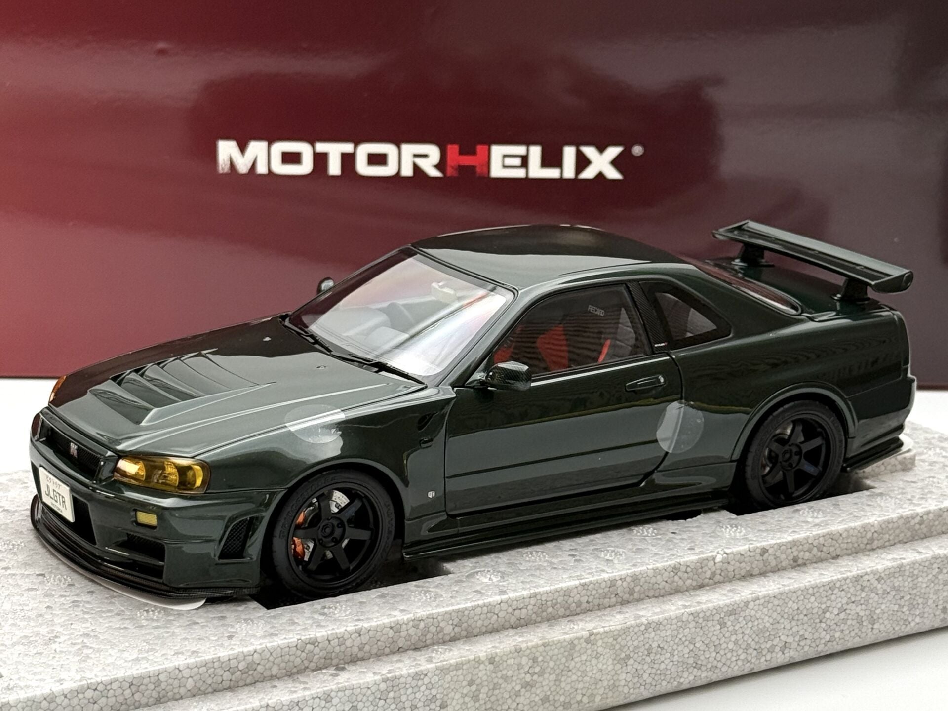 1:18 Nissan Skyline GT-R R34 Dark Green Customized - Motorhelix