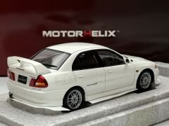 1:18 Mitsubishi Lancer Evolution IV Scotia White - Motorhelix