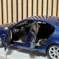 1:18 BMW 5 Serie 545i E60 Mystic Blue - Kyosho