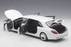 1:18 Mercedes-Maybach S Class S600 Pullman White 76296 - Autoart