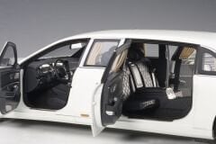 1:18 Mercedes-Maybach S Class S600 Pullman White 76296 - Autoart