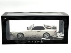 1:18 Porsche 944 Turbo White 1985 - Autoart