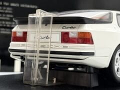 1:18 Porsche 944 Turbo White 1985 - Autoart