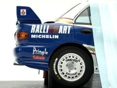 1:18 Mitsubishi Lancer Evo 3 Ralliart with Showcase - One Model