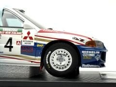 1:18 Mitsubishi Lancer Evo 3 Ralliart with Showcase - One Model
