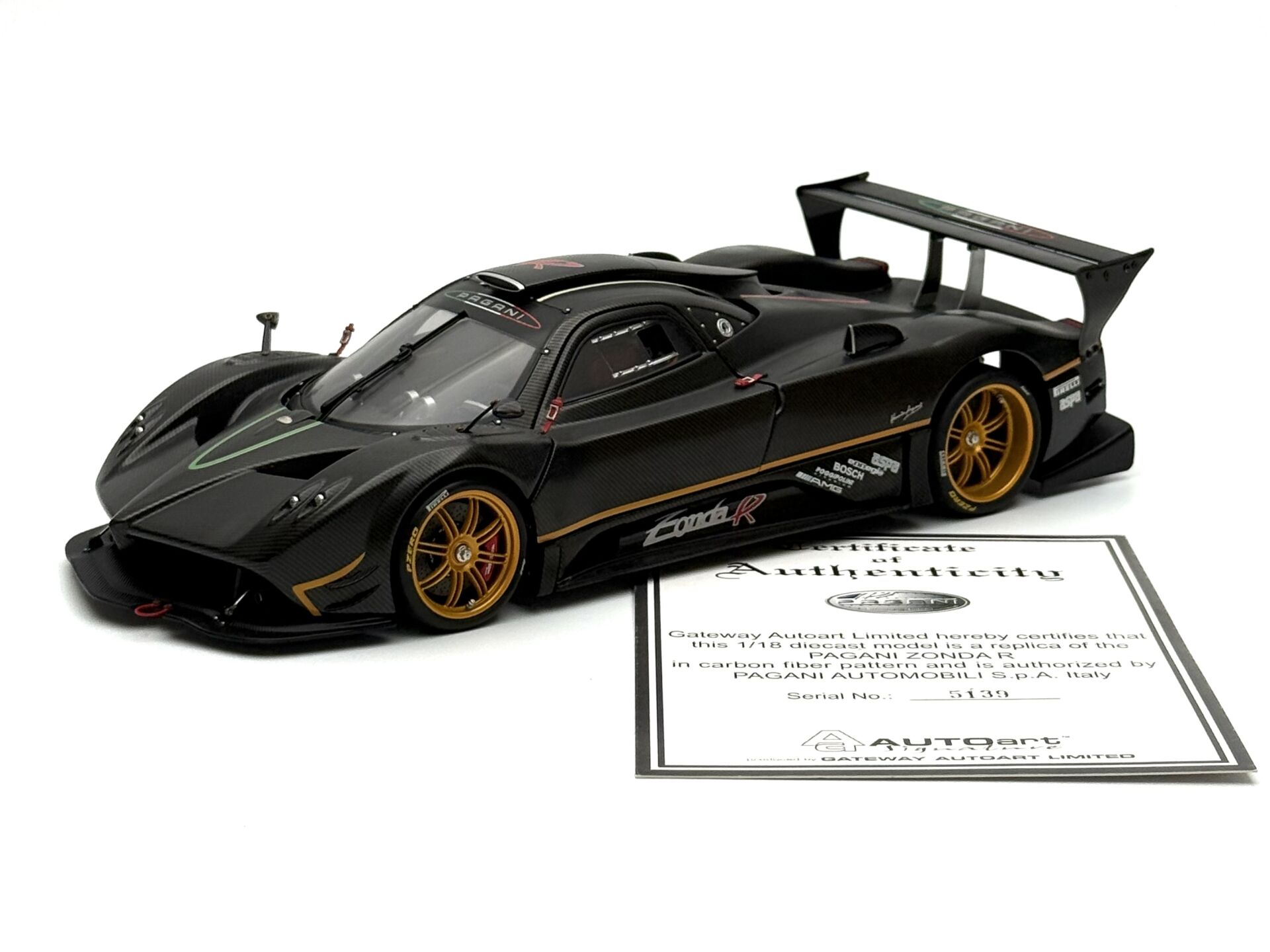1:18 Pagani Zonda R Carbon Fiber Pattern 78261 - Autoart Signature
