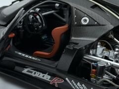 1:18 Pagani Zonda R Carbon Fiber Pattern 78261 - Autoart Signature
