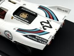 1:18 Porsche 917K Le Mans Winner 1971 with Showcase - Spark