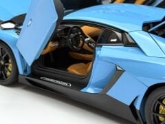 1:18 Lamborghini Aventador LP720-4 50.Yıl Blue 74682 - Autoart Signature