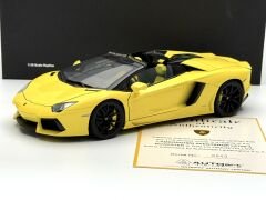 1:18 Lamborghini Aventador LP700-4 Roadster 74682 - Autoart Signature