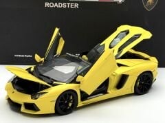 1:18 Lamborghini Aventador LP700-4 Roadster 74682 - Autoart Signature
