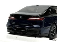 1:18 BMW i7 M70 G70 Blue Metallic 2024 - Minichamps
