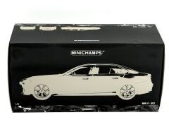 1:18 BMW i7 G70 Red/Black Metallic 2024 - Minichamps