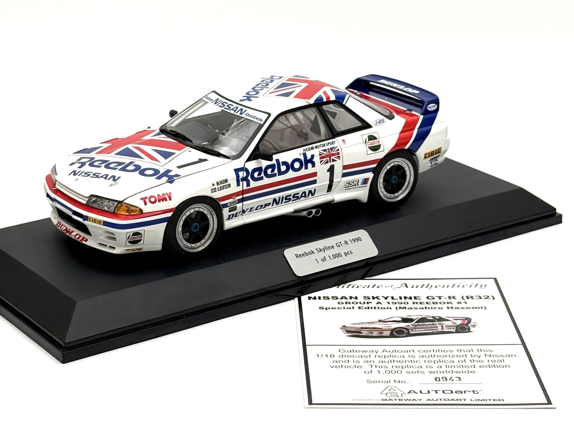 1:18 Nissan Skyline R32 Reebok with Driver Figure - Autoart Millennium
