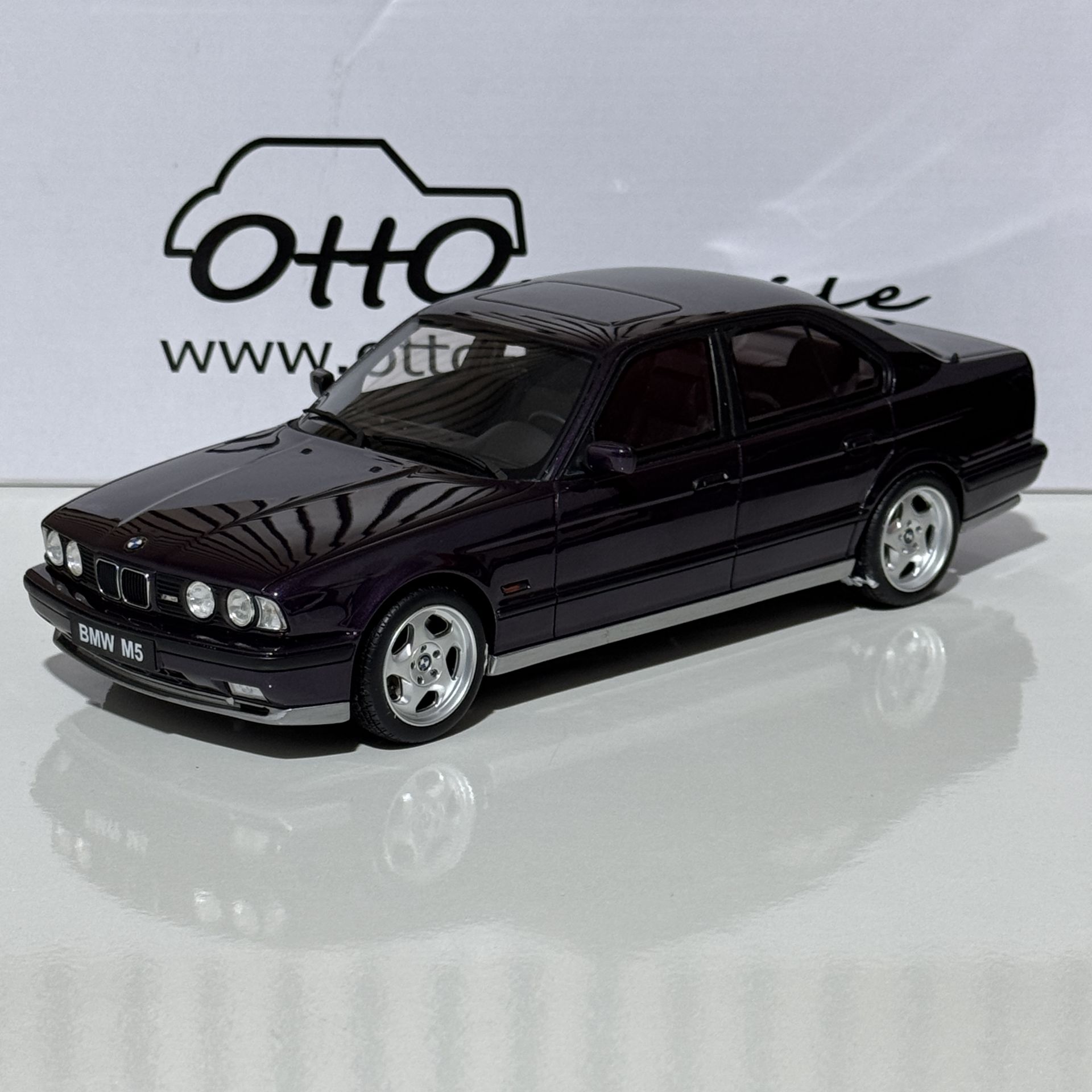 1:18 BMW M5 E34 Daytona Violet - Otto